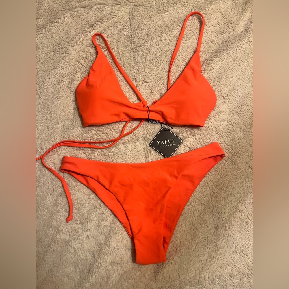 Bikini!